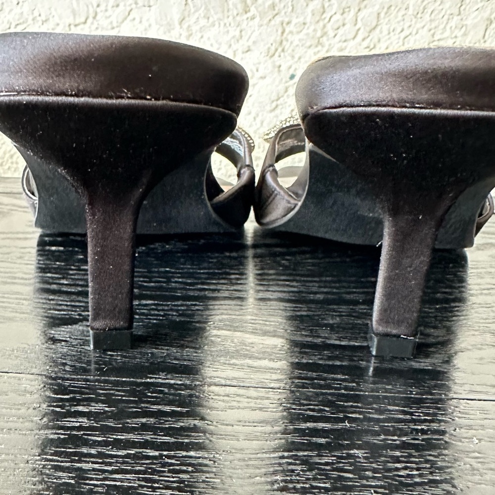 New with tags TORRID Rhinestone Bow Mule (WW) Size:7.5 👡 - Picture 12 of 14